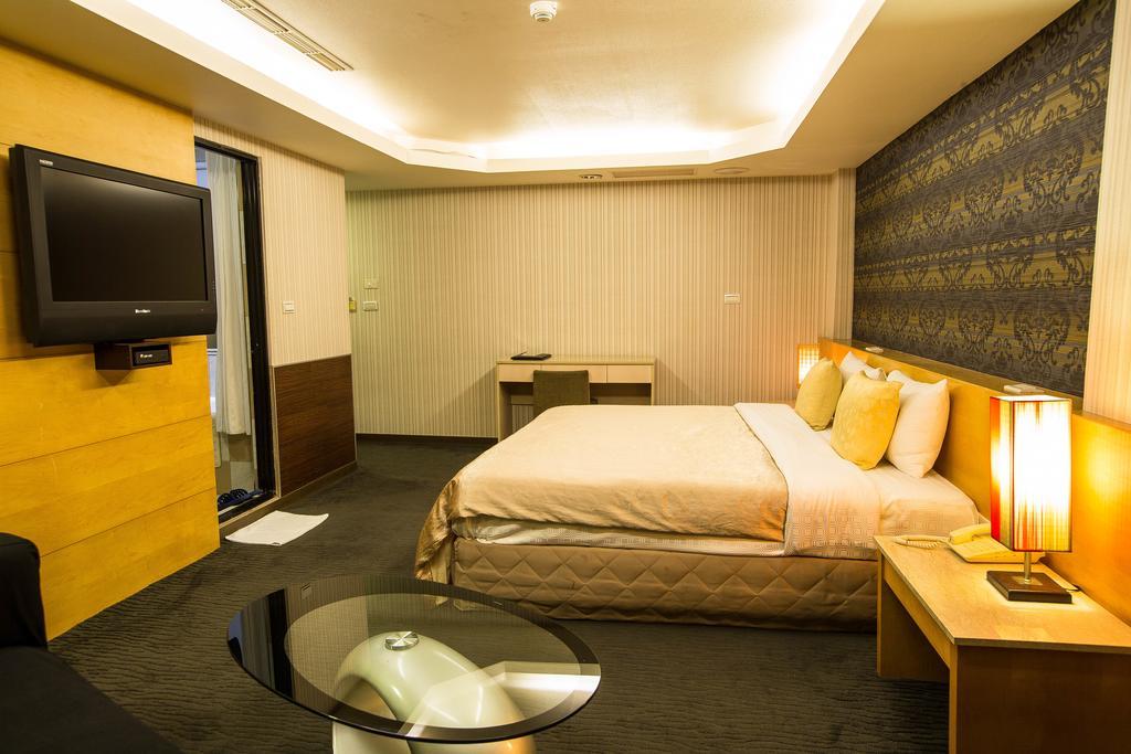 Luckynews Classic Hotel Taoyuan Zewnętrze zdjęcie